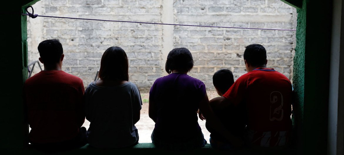 Esta familia de El Salvador tuvo que huir de la violencia en su país.