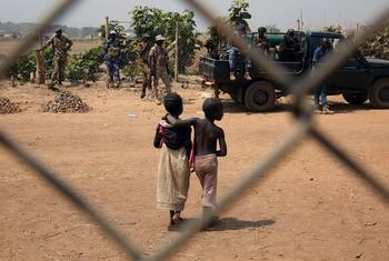 Дети из числа перемещенных лиц в Южном Судане 