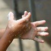 联合国儿童基金会在委内瑞拉开展一项健康运动，让孩子们学习如何洗手。