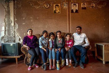 У жителей Гавар в Армении Мкртича Ованесяна и Асмик Бадалян четыре дочки, и они счастливы.  