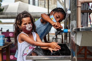 Chefe da Opas pediu uso de máscaras e lavagem de mãos, como estas crianças da Venezuela em um centro de acolhimento em Boa Vista