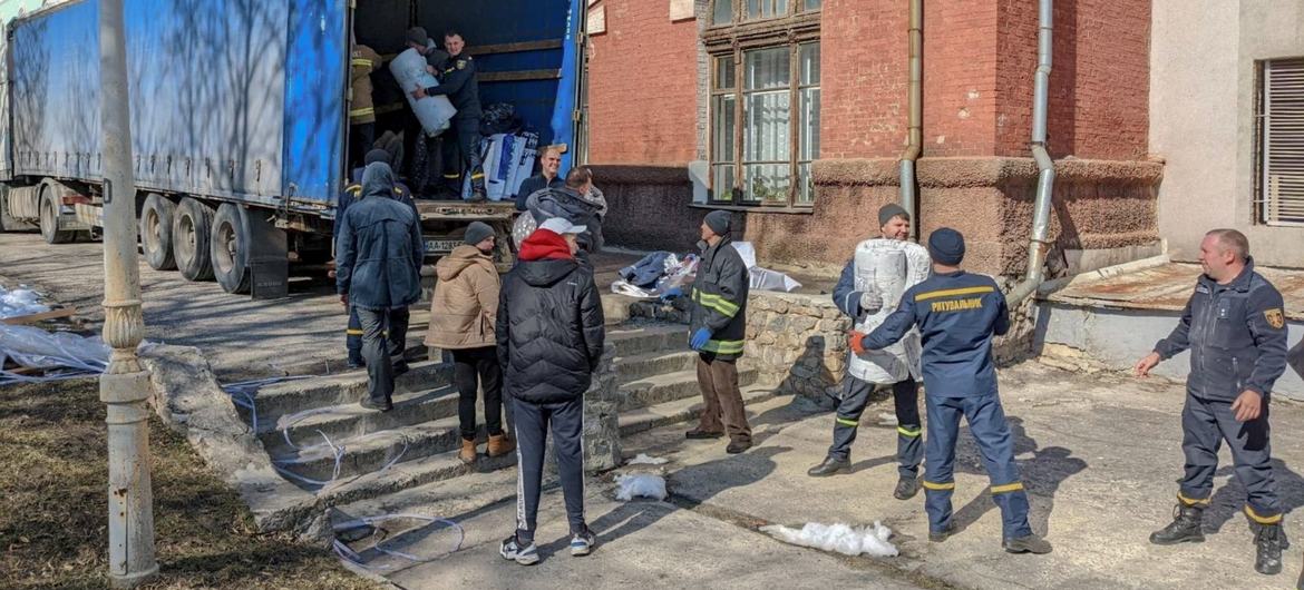 Offloading a UN aid convoy in Sumy on 18 March 2022, Ukraine.