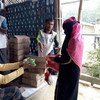 在新冠病毒病大流行期间，难民署继续援助孟加拉国境内的罗兴亚难民。