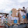 La Organización Mundial de la Salud entrega suministros médicos para luchar con el COVID-19 en la República Democrática del Congo.