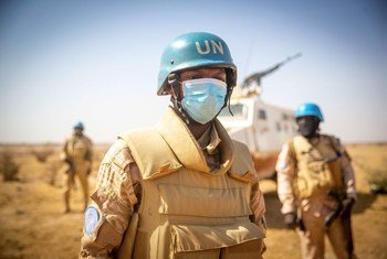 Des Casques bleus de la MINUSMA en patrouille à Niafounké au Mali.