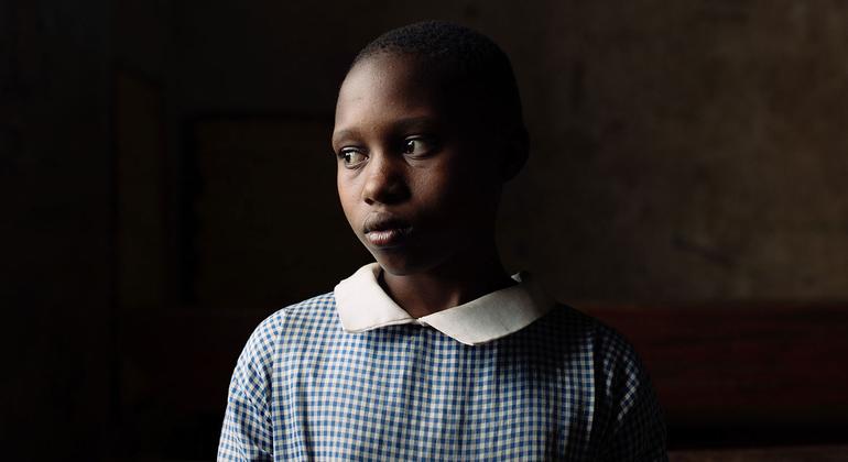 Niyosenga, 12 anos, chegou a Uganda da RD Congo, em 2016. Sua mãe foi morta nos violentos combates que varreram cidades e vilarejos