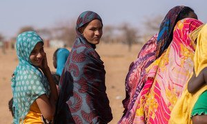 Des femmes maliennes réfugiées dans un camp au Burkina Faso.