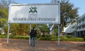 Universidade em Maputo, Moçambique. Aulas presenciais retornaram apenas para os alunos do quarto ano. 