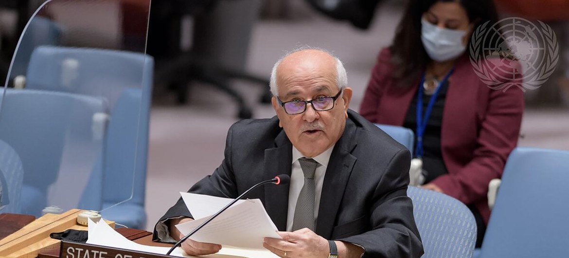 رياض منصور، المراقب الدائم لدولة فلسطين لدى الأمم المتحدة، يلقي كلمته أمام أعضاء مجلس الأمن بشأن الوضع في الشرق الأوسط، بما في ذلك قضية فلسطين.