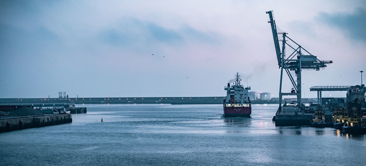 The COVID-19 pandemic magnified challenges that already existed in the maritime transport industry, notably labour shortages and infrastructure needs. 