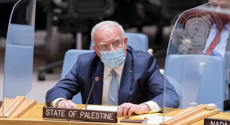 وزير الخارجية الفلسطيني رياض المالكي يلقي كلمة أمام اجتماع مجلس الأمن حول الوضع في الشرق الأوسط، بما في ذلك قضية فلسطين.