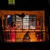 缅甸仰光敏加拉东纽社区，居民点燃蜡烛庆祝传统的泼水节（资料图片）。该社区主要由缅甸铁路工人居住，在近期的抗议示威和罢工活动中遭遇了严重暴力。