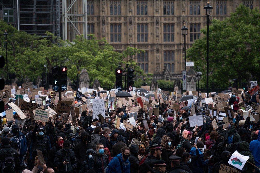 Des personnes manifestent à Londres en soutien au mouvement Black Lives Matter (juin 2020).