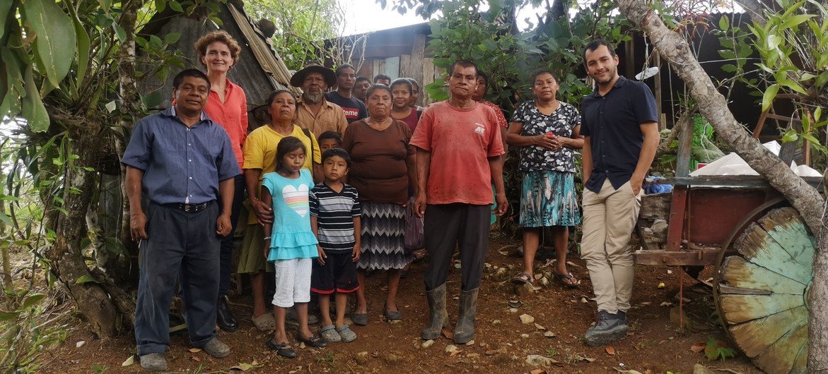 Archivo: el equipo de la ONU en Costa Rica visita el territorio indígena de Buenos Aires, Puntarenas.