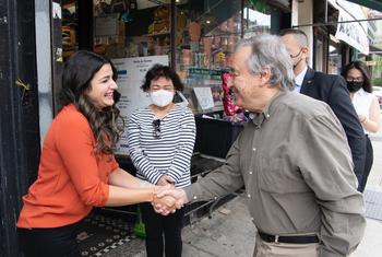 Guterres visitou Suzan Al Shammari, refugiada iraquiana