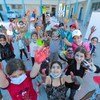 المفوض العام للأونروا فيليب لازاريني يفتتح الأنشطة الصيفية من أجل منح أطفال غزة فصلا صيفيا ممتعا.