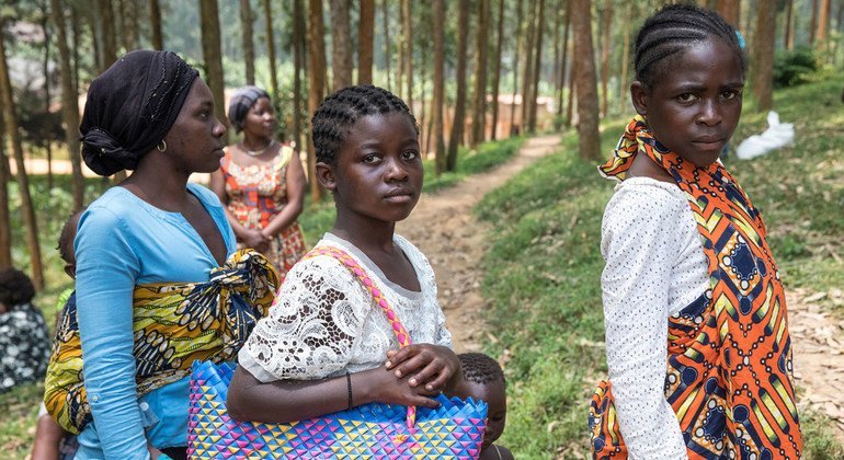 Dans le cadre de la riposte à Ebola, le PAM fournit de la nourriture à des survivants et à des personnes pouvant être porteuses du virus.