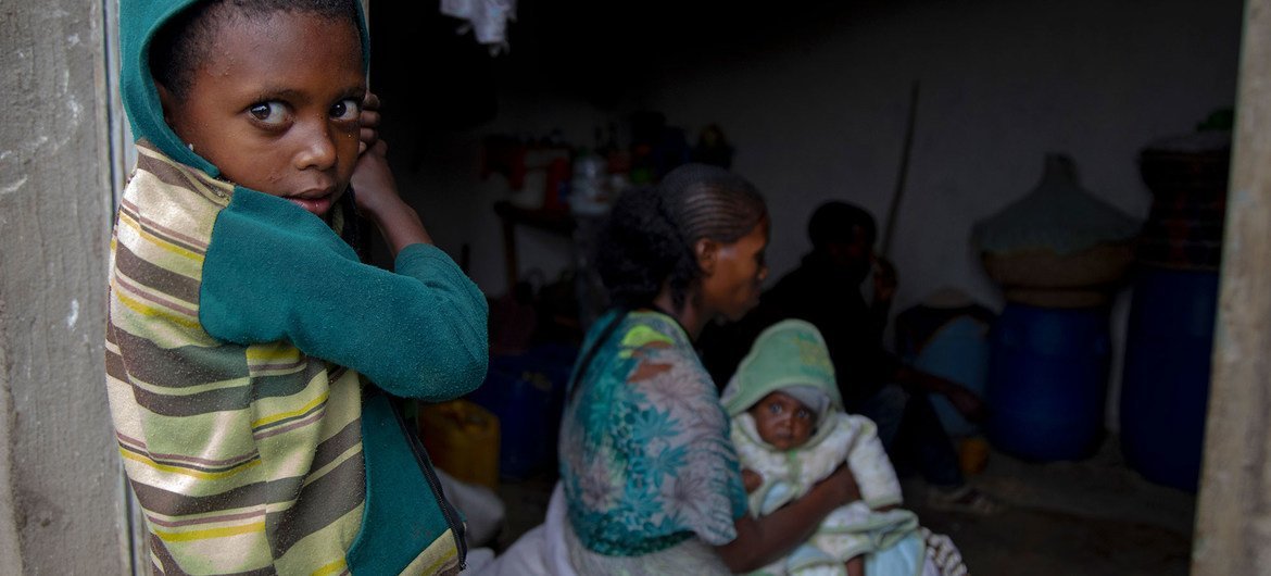 इथियोपिया के उत्तरी क्षेत्र में भड़की लड़ाई से उत्पन्न संकट ने, लाखों लोगों को तत्काल मानवीय सहायता का ज़रूरतमन्द बना दिया है.