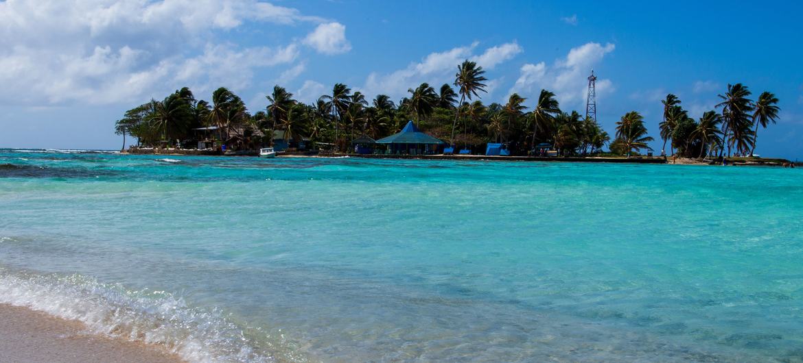 San Andrés island is known for its colorful sea.