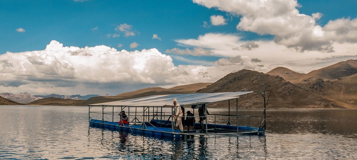 Comunidade Chullpia, no Peru, desenvolveu painéis solares flutuantes para conseguir eletricidade para projetos de irrigação