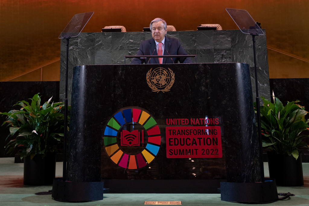 Katibu Mlkuu wa Umoja wa Mataifa Antonio Guterres akihutubia mkutano kuhusu SDGs 2022 jijini NEw York, Marekani