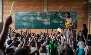 Des enfants en classe primaire à Kananga, en République démocratique du Congo.