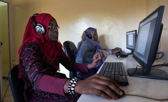 Les progrès de la technologie ont aidé ce centre d'emploi de Nouakchott, en Mauritanie, à toucher davantage de demandeurs d'emploi.