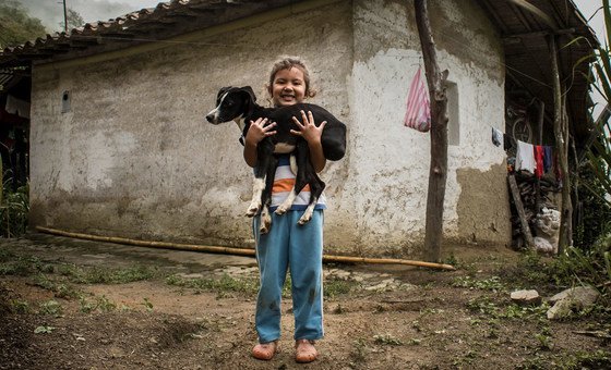 哥伦比亚农村的一名儿童