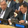 Генеральный секретарь ООН Антониу Гутерриш (слева) и Генеральный Секретарь ШОС Владимир Норов на заседании в Нью-Йорке. (архив)