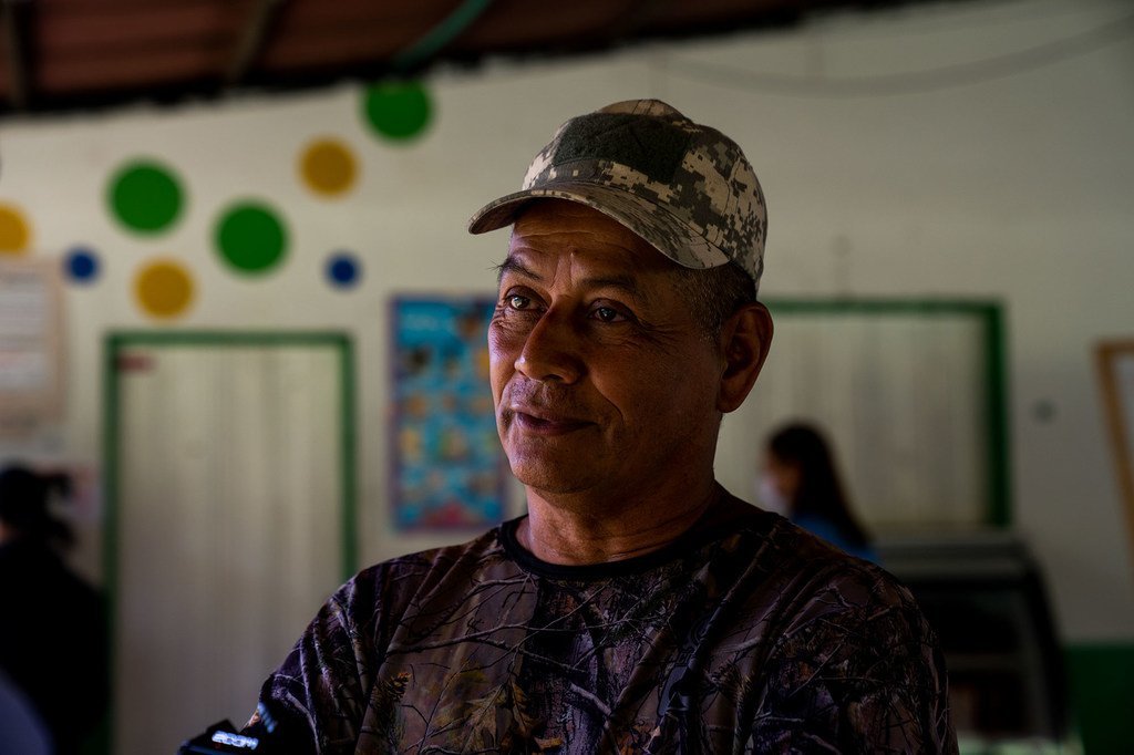 Jairo Puerta Peña, excombatiente de las FARC-EP, tras su clase de formación en el sector de la construcción. 