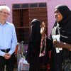 مارك لوكوك وكيل الأمين العام للشؤون الإنسانية خلال زيارته إلى السودان.
