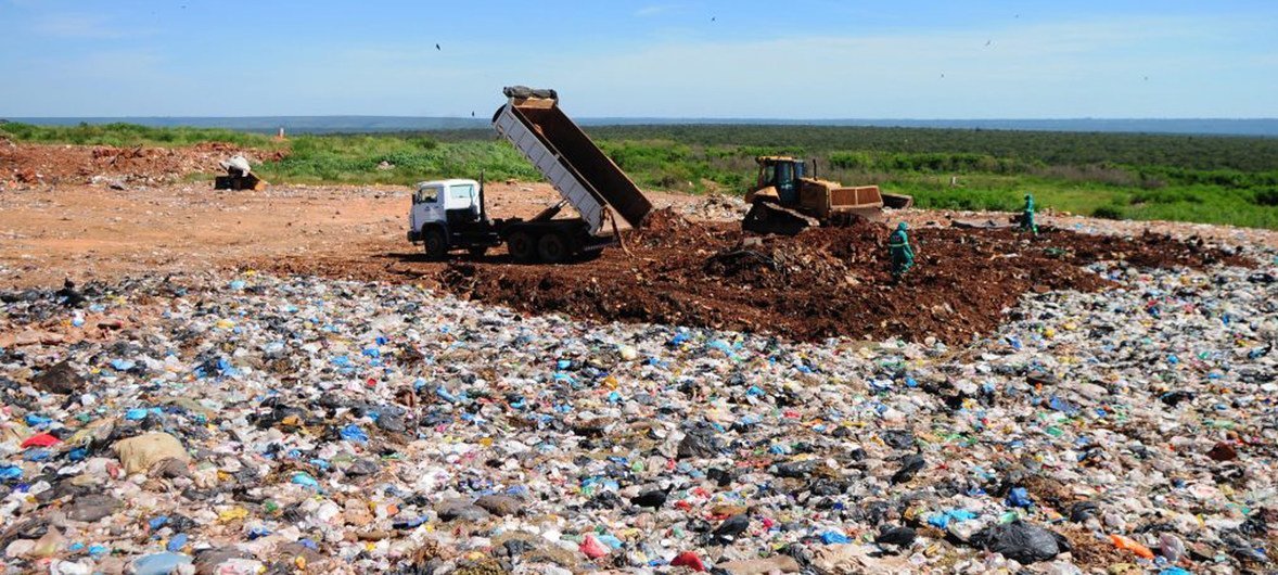 Lixão na região da Estrutural, em Brasília, operou por mais de cinco décadas, gerando impactos ambientais que serão analisados pelo Projeto CITInova.