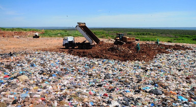 Lixão na região da Estrutural, em Brasília, operou por mais de cinco décadas, gerando impactos ambientais que serão analisados pelo Projeto CITInova.