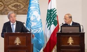 Le Secrétaire général António Guterres lors d'une conférence de presse avec le Président libanais, Michel Aoun, à Beyrouth.