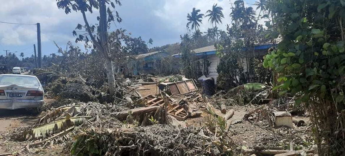 Daños causados en la capital de Tonga, Nuku'alofa, por la erupción del volcán y el posterior tsunami del 15 de enero de 2022.