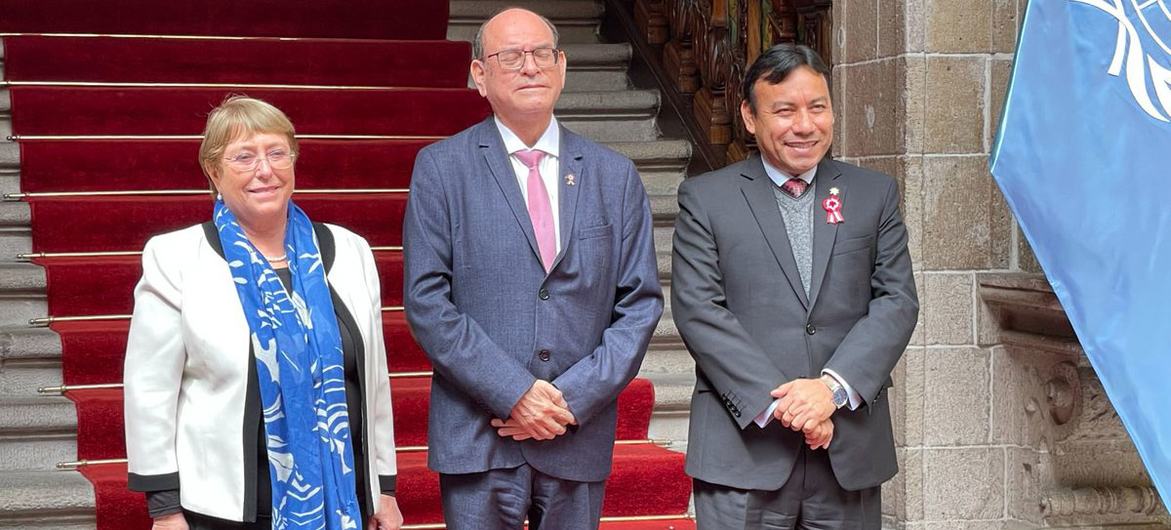UN Human Rights Chief Michelle Bachelet (left) is welcomed by Peruvian Foreign Minister César Landa (centre) and Justice Minister Félix Chero.