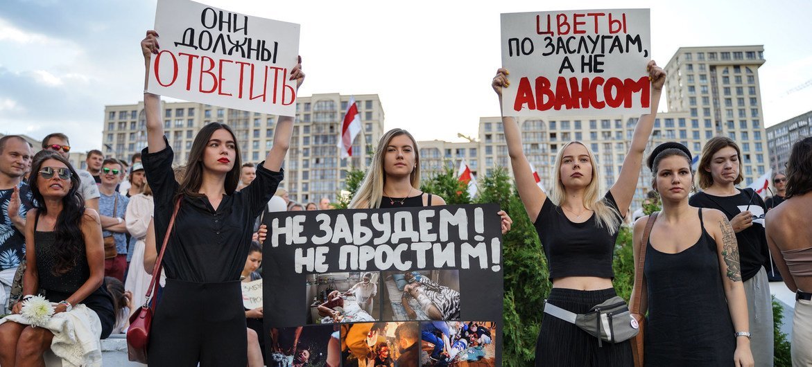 Manifestantes em Belarus 
