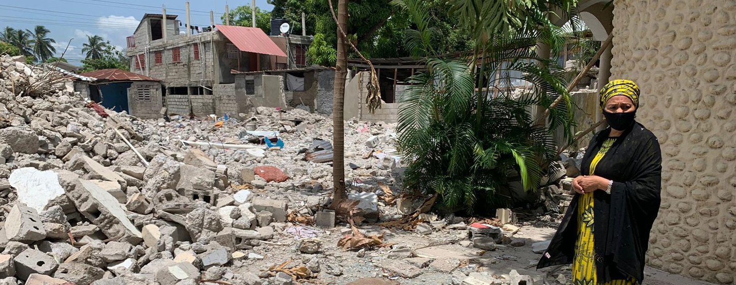 La Vice-Secrétaire générale de l'ONU, Amina Mohammed, visite Les Cayes en Haïti après un séisme dévastateur.