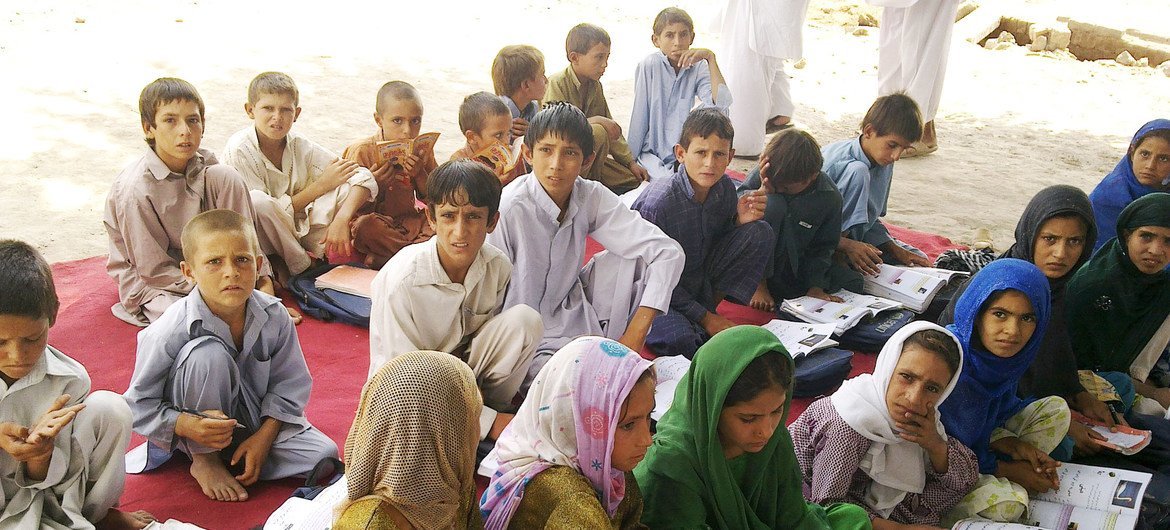 A UNICEF-supported community-based school in Jalalabad, the capital of Afghanistan's eastern Nangarhar province, before the Taliban seized control of the country. (file)