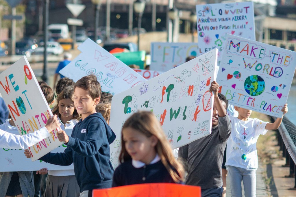 纽约的小学生参加气候抗议活动。
