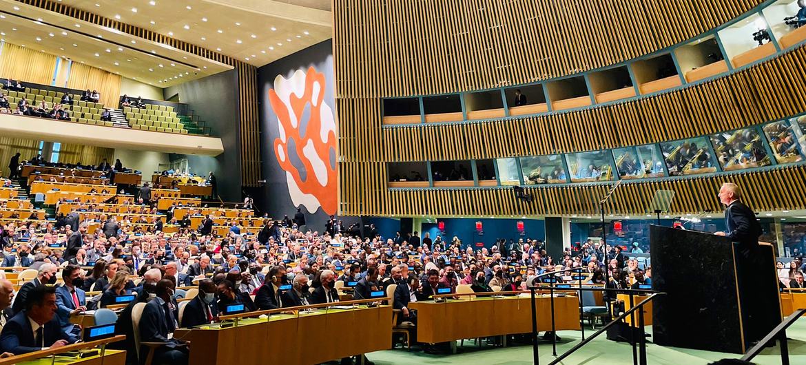 A wide view of the hall as UN General Assembly President Csaba Kőrösi (at podium) addresses the opening of 77th session.