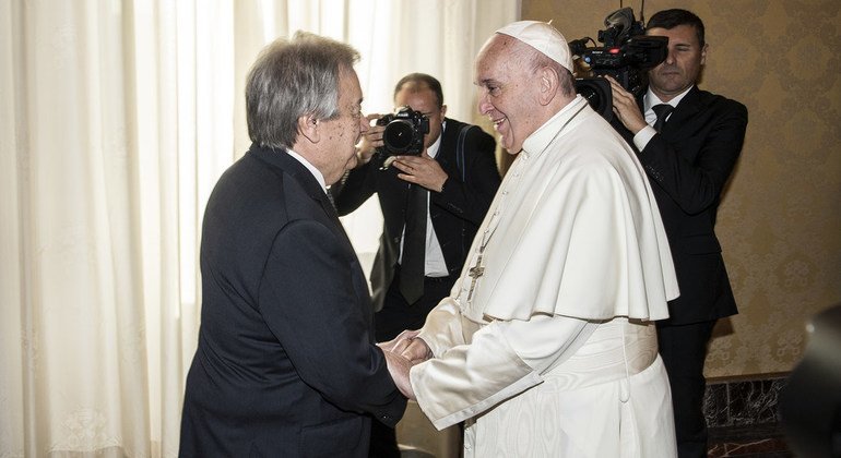 Secretário-geral das Nações Unidas visitou o papa Francisco, no Vaticano,