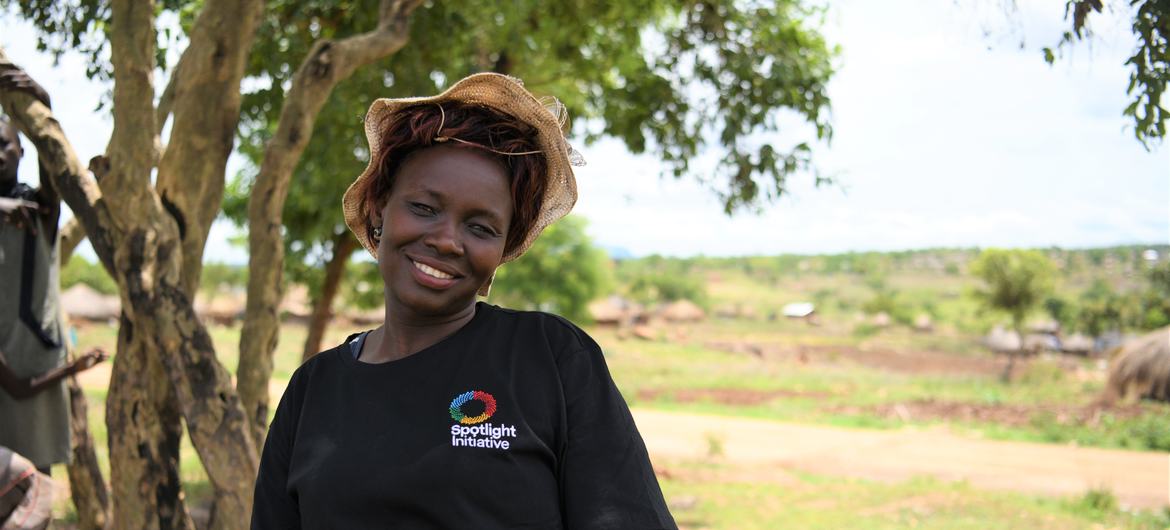 Rose Mary Tiep, beneficiaria de un programa de asistencia respaldado por las Naciones Unidas, en el asentamiento de refugiados de Omugo II, Uganda.