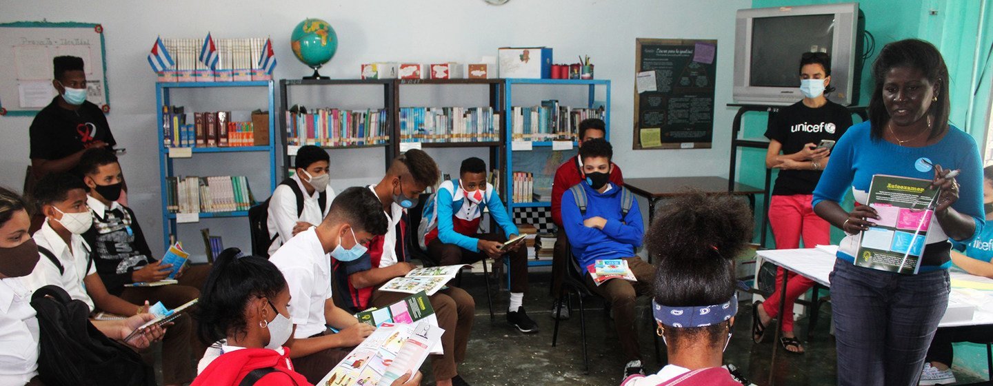Los profesores en una escuela de oficios en Cuba luchan constantemente contra los estereotipos de género.