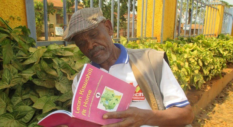 Mzee Peter Semiga, mzee anayetoa ushauri kwa vijana nchini Uganda.
