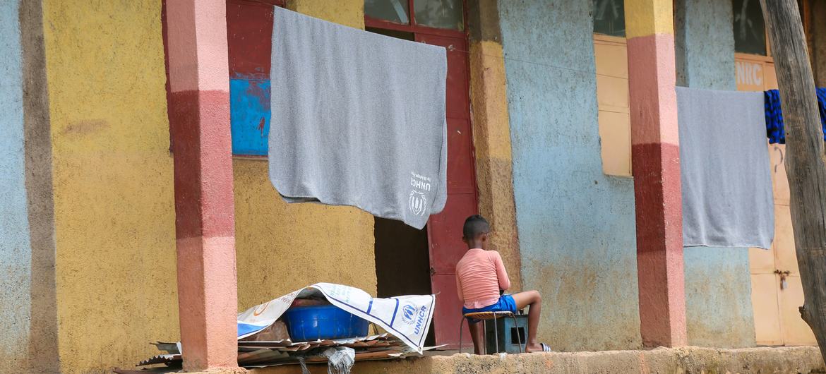 يوجد اللاجئون الإيريتريون في مخيمي ماي عيني وأدي هاروش، ويواجهون نقصا في الطعام والمياه النظيفة والدواء.