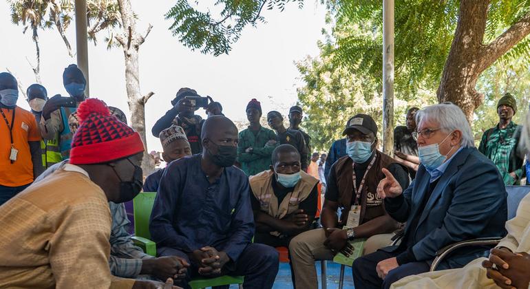 The Under-Secretary-General for Humanitarian Affairs and Emergency Relief Coordinator, Martin Griffiths, speaks with internally displaced peeople in North East Nigeria.