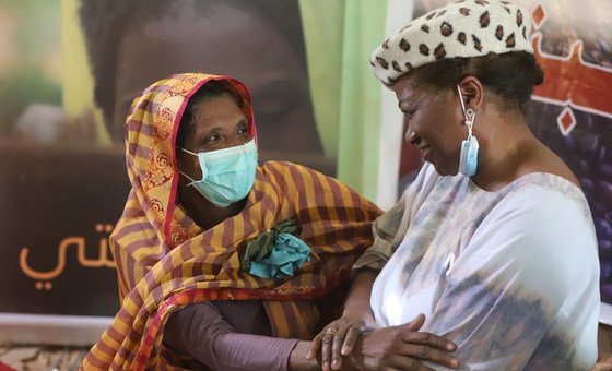 UNFPA Executive Director Natalia Kanem (right) speaks with Mama Igbal.