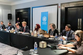  المبعوث الأممي الخاص هانس غروندبرغ وفريقه خلال الاجتماع مع ممثلين عن المجلس الأعلى للحراك الثوري الجنوبي في سياق المشاورات الثنائية حول إطار العمل في عمّان، الأردن.