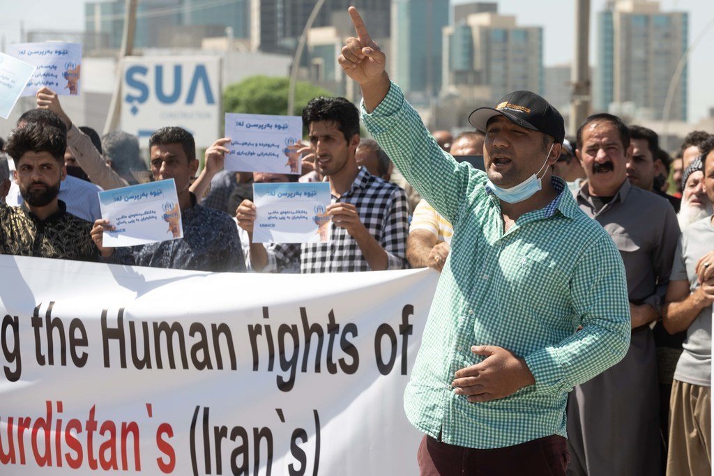 تظاهرة للاجئين إيرانيين أمام مبنى الأمم المتحدة في أربيل بالعراق